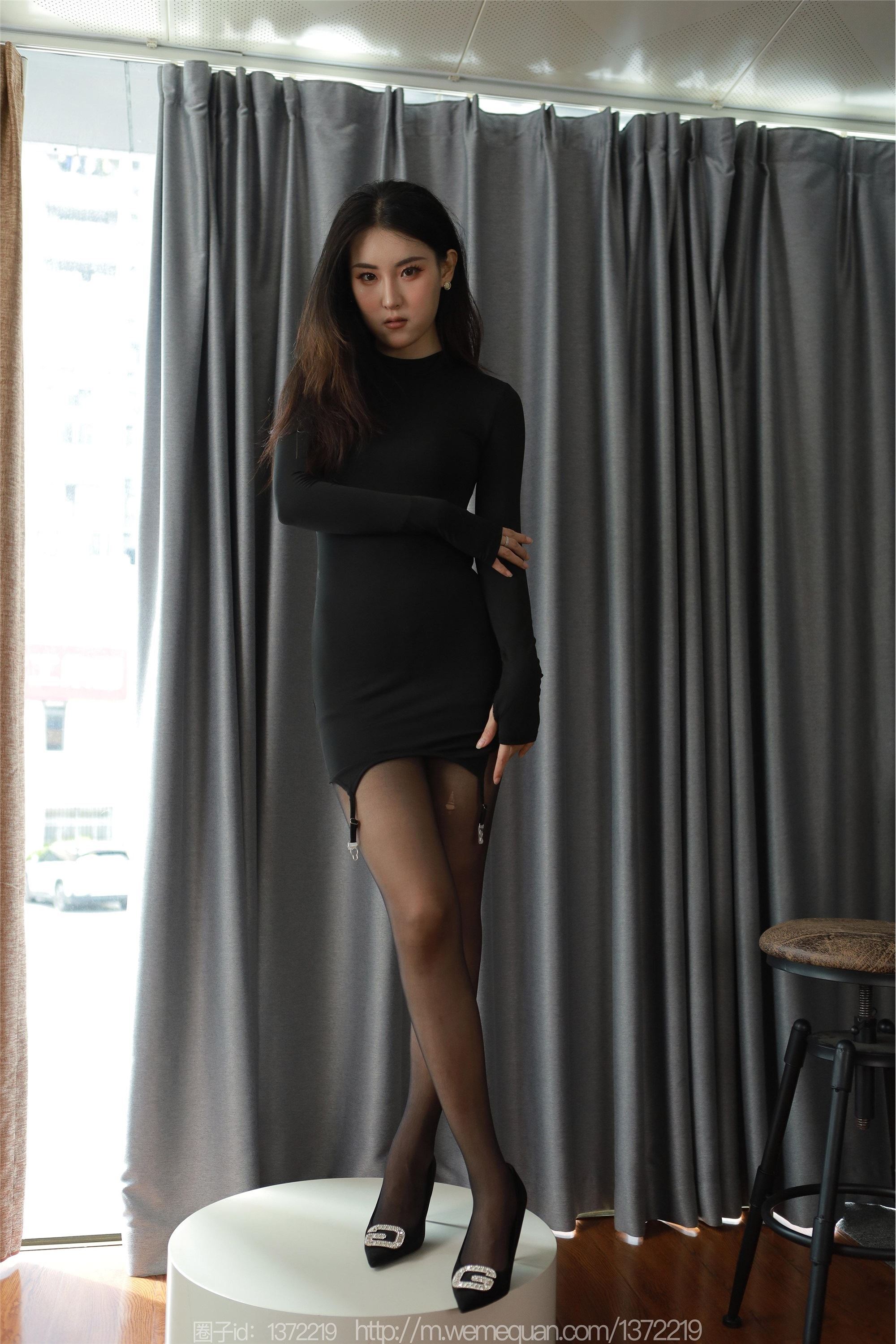 IESS异思趣向  2023.09.13 丝享家 1532 小宝《黑色吊带袜》